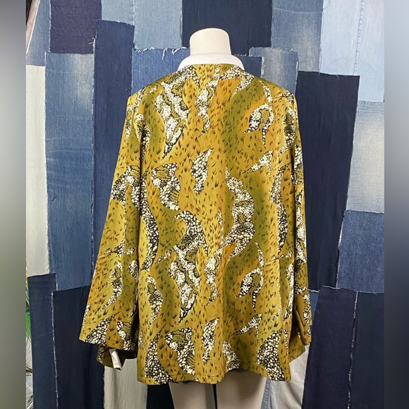 Lightweight Animal Print Blazer Like W/Shoulder Pads Sz 16. (SzXL) - Picture 4 of 8